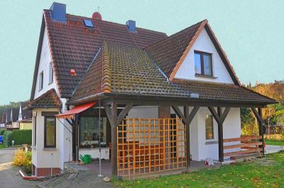 245 m² Wohn- & Nutzfläche: Gepflegtes Wohnhaus mit Vollkeller zwischen den Seen - provisionsfrei!